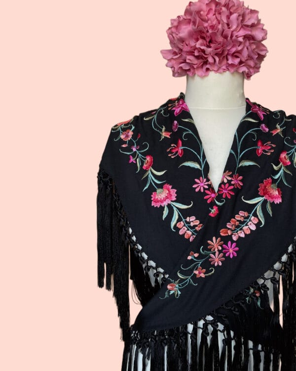 MANTÓN BORDADO CLAVEL NEGRO - Imagen 2