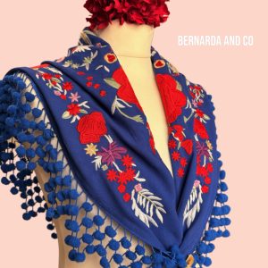 MANTÓN BORDADO MADROÑOS AZULINA